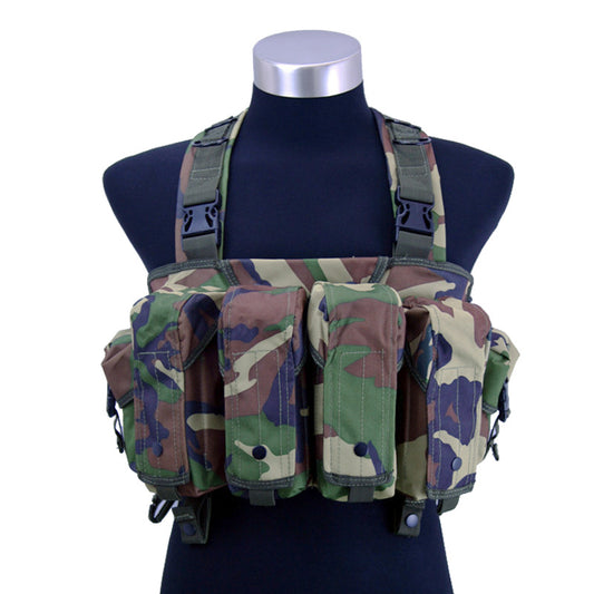 Camouflage multifunctional combat vest